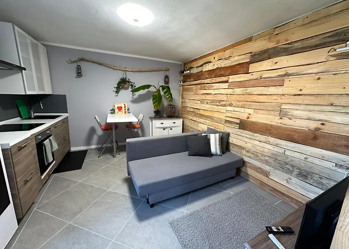 Lucia's Wood House Ferienhaus *